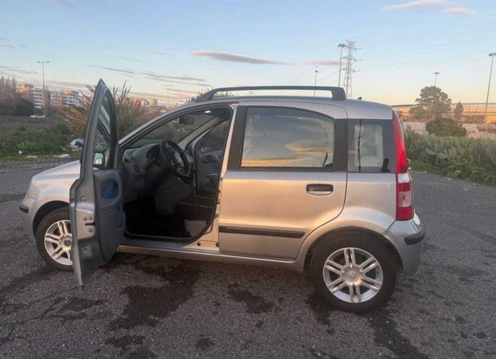 Fiat Panda 2005 em ótimo estado.