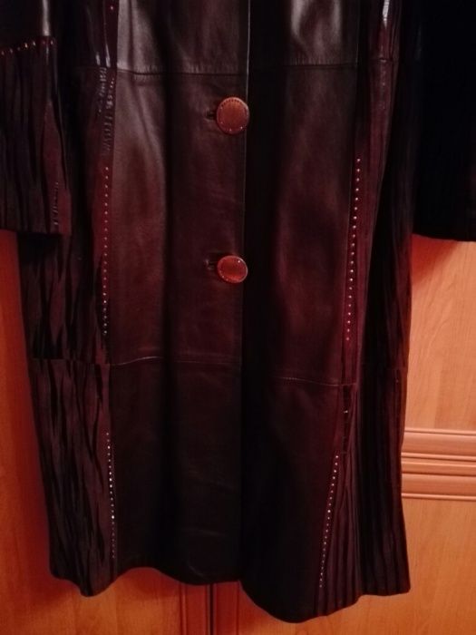 Продам кожаное пальто.
