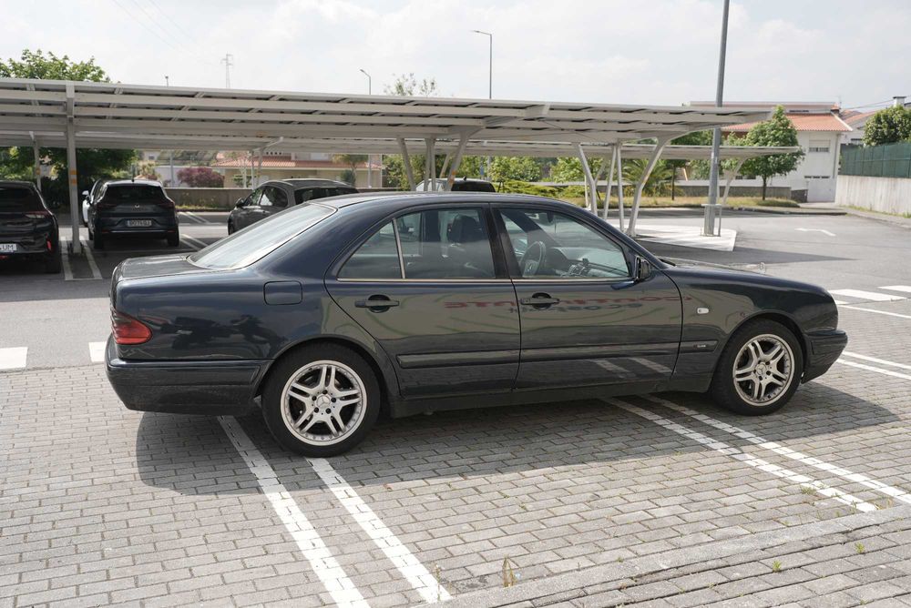 Mercedes E220 CDI Automático 1999
