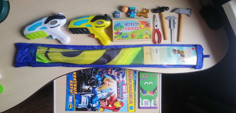 Игрушки Макдональдс,зомби,животные,насекомые,динозавры.