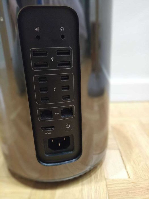 Apple Mac Pro 2013 (MacPro6,1)