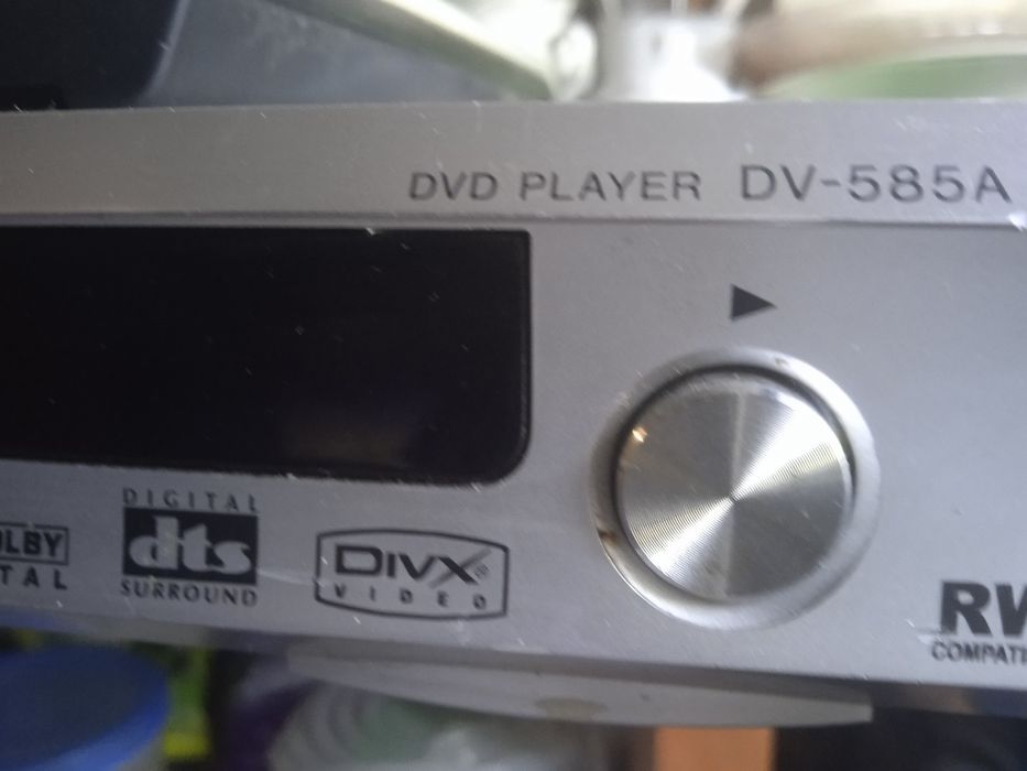 Продам DVD-плеер Pioneer 585-A,в отличном состоянии,с набором дисков (46 дисков с фильмами).