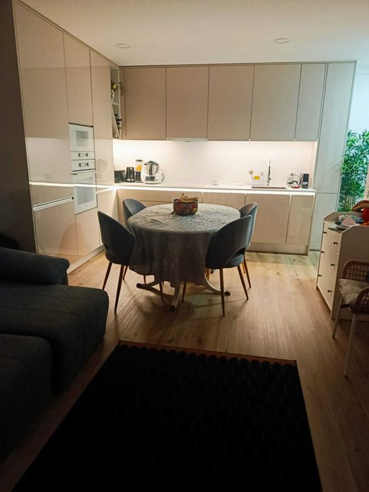 Vende-se apartamento 2 quartos em Espinho