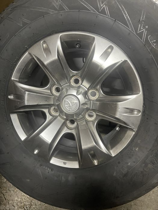 777 R15 6/139,7 оригинальные диски Тойота можно с шинами лето 255 70 1