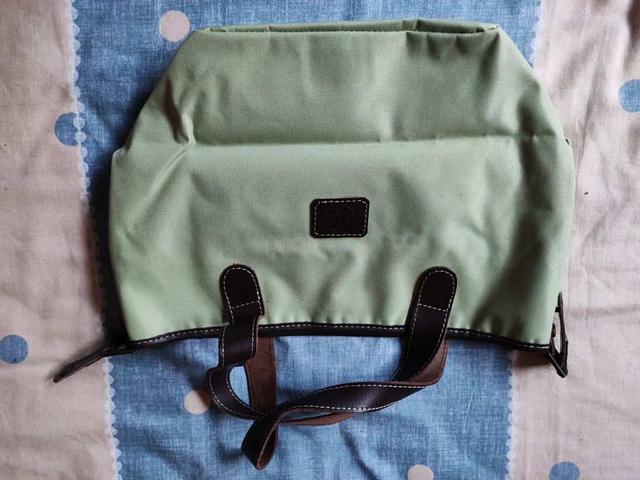 Bolsas em tecido feito á mão