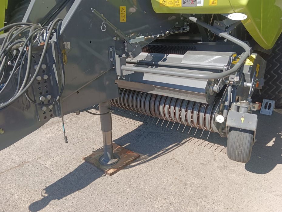 Прес підбирач CLAAS Quadrant 5300 FC Tandem