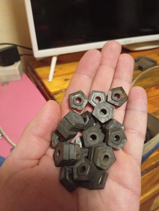 Резцы токарные,твердосплавные