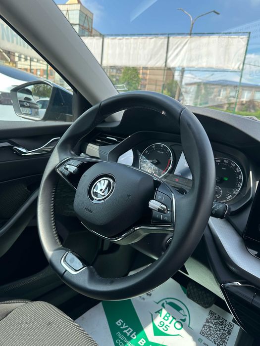 Продам Skoda Octavia A8 рік можлива розстрочка,кредит,обмін!