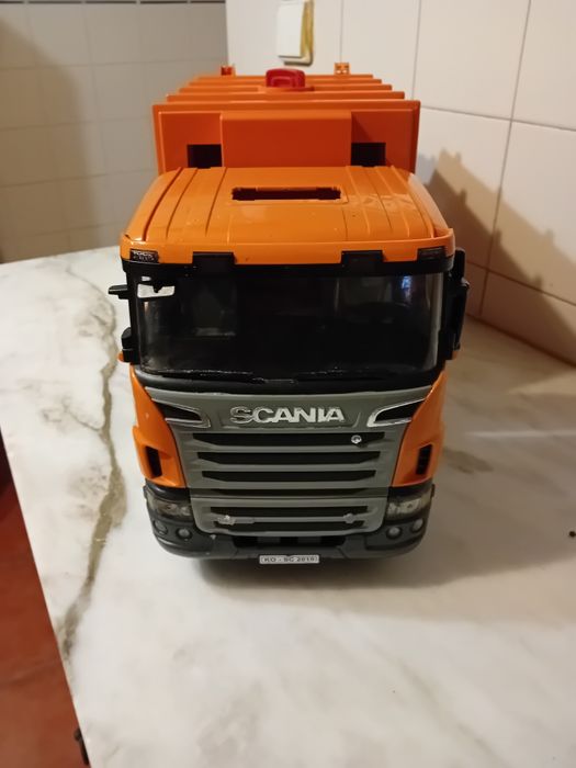 Camião Escala 1:16 ( Com Peça em Falta  )