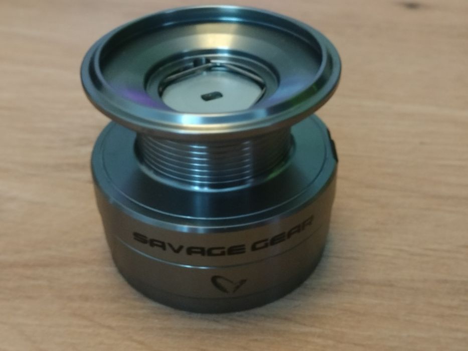 Szpula SAVAGE GEAR SG8 3000H