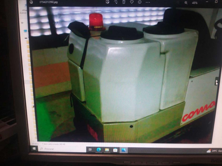 Lavadora de pisos grandes áreas e pequenas..