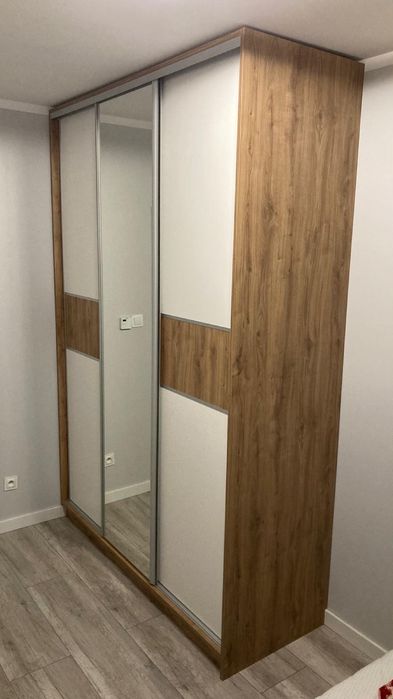 Szafa 1,8 x 2,62 m