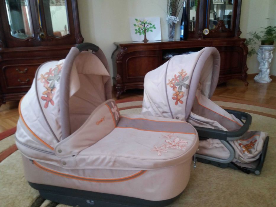 Коляска з великими колесами