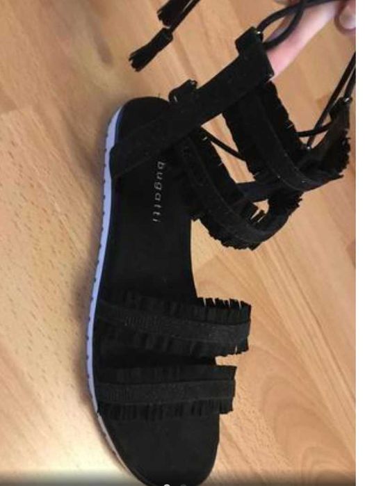 Шикарные босоножки Bugatti, 38