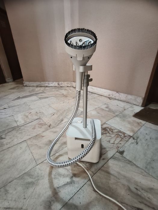 Ferro de engomar a vapor vertical