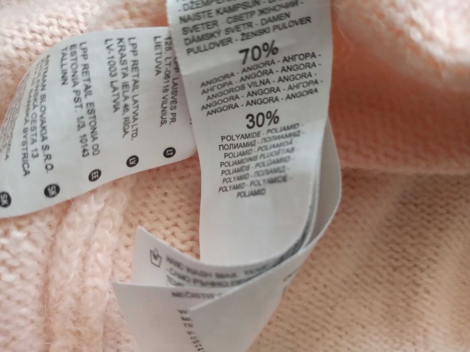 Sweter marki Mohito - 70% angora