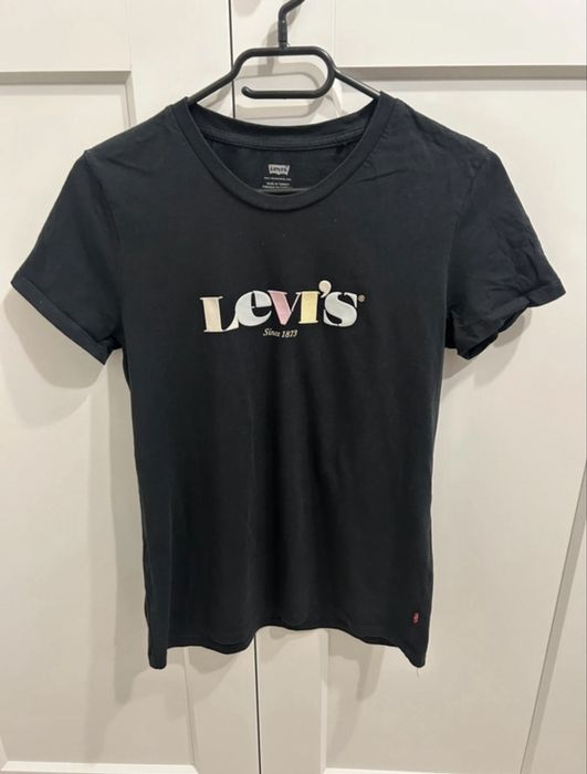 Czarna bluzka marki Levi’s