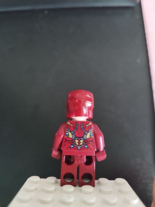 Lego Iron Man - Mark 46 Armor, Small Helmet Visor, Foot Repulsors