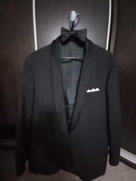 Продаються  набори українських  національних  одеж,концерті костюми