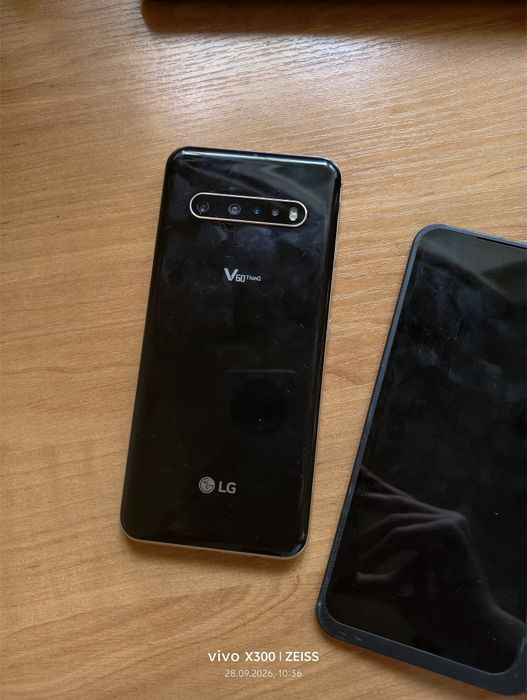 LG V60 ThinQ 5G 8/128 1 sim з двойним екраном