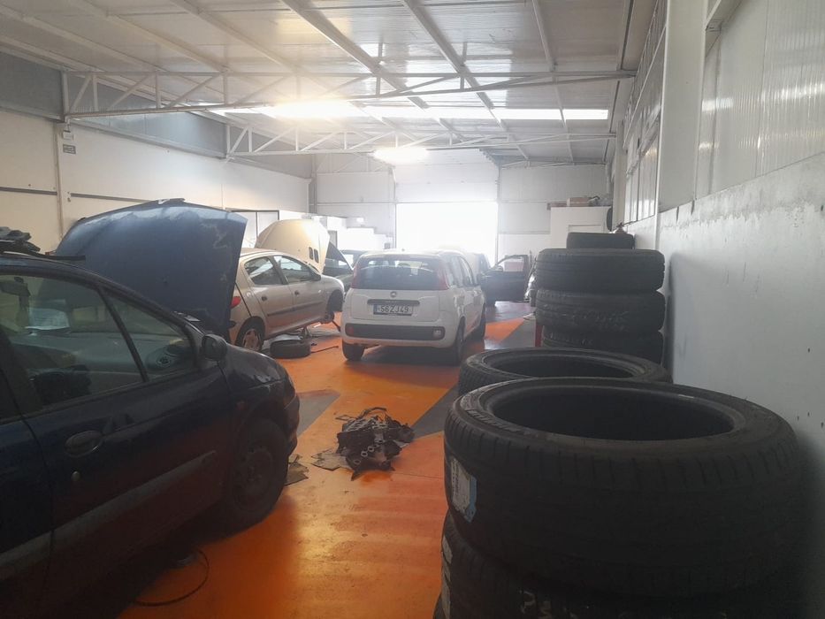 Oficina de reparação automóveis e pneus