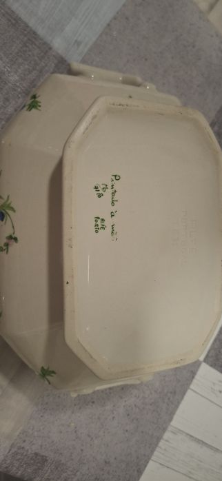 Terrina e prato antigas pintados a mão