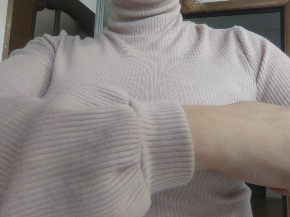 Ніжна укорочена кофтинка гольф ідеальний стан Pink р.S светр