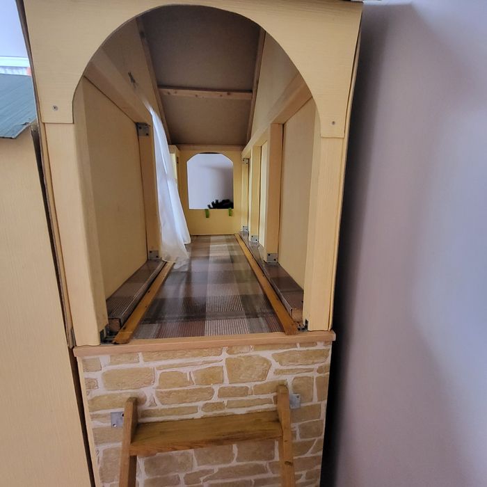 Дитяча стінка-будиночок