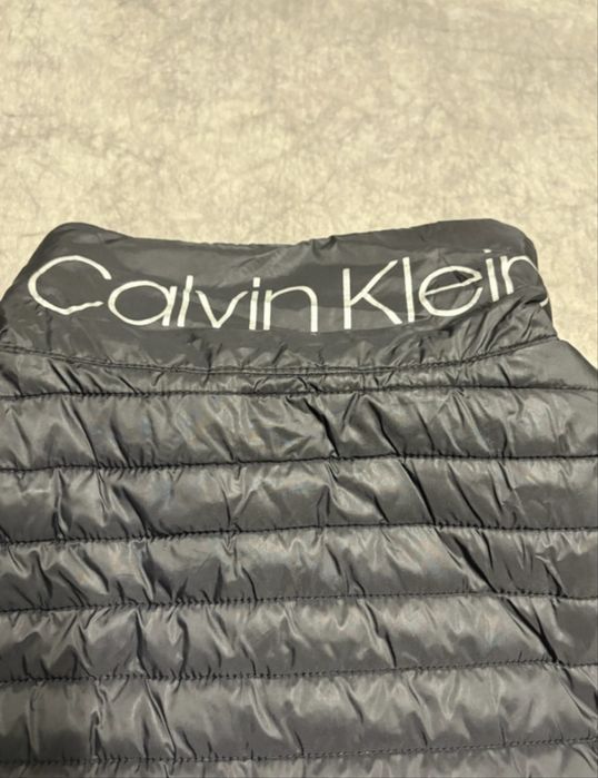 Calvin Klein - Casaco preto acolcoado