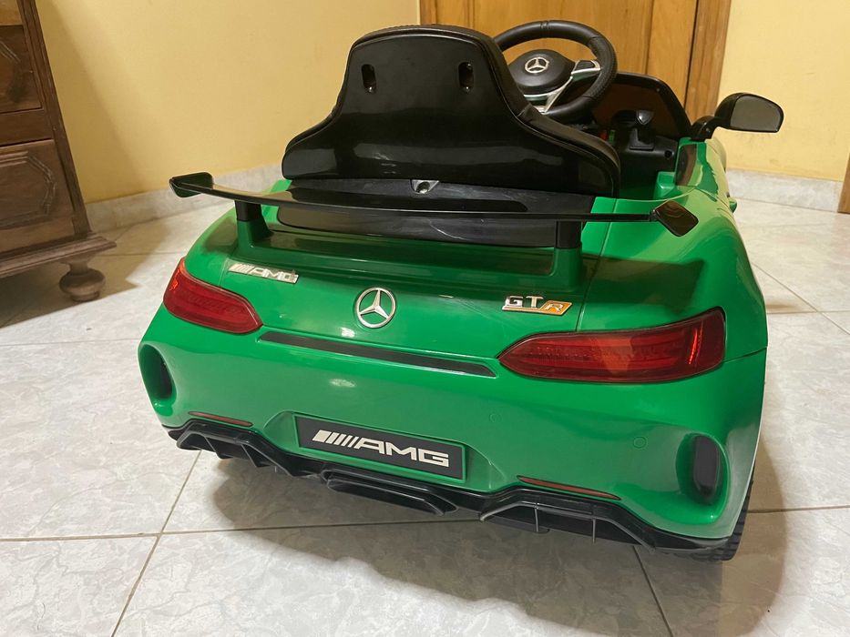Carro Elétrico Criança Mercedes AMG GT R 12V + Comando (Como Novo)