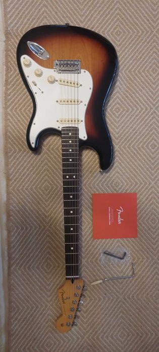 електрогітара Fender Player II 3-color sunburst