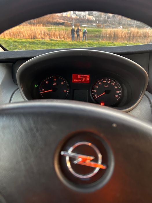 Opel Vivaro 2,0 Long Super Stan!!!