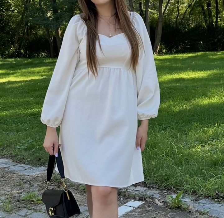 Плаття жіноче біле