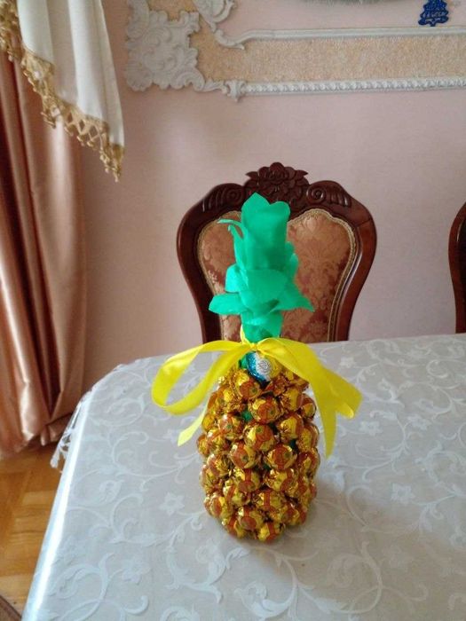 Ананас із цукерок — оригінальний солодкий подарунок!