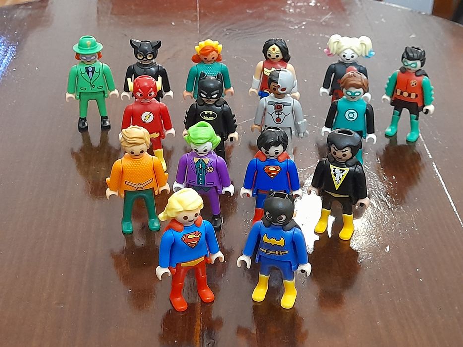 Coleção completa DC COMICS 16 bonecos