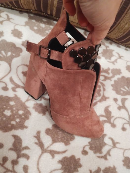 Продам весняні черевички