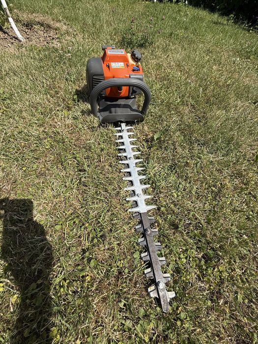 Кущоріз професійний Husqvarna