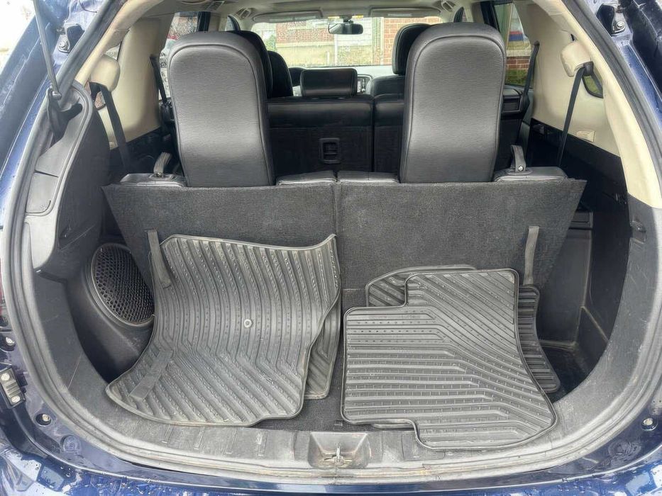 Mitsubishi Outlander      2016