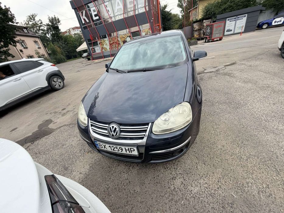 Vw Jetta 1.6 бензин 2006р
