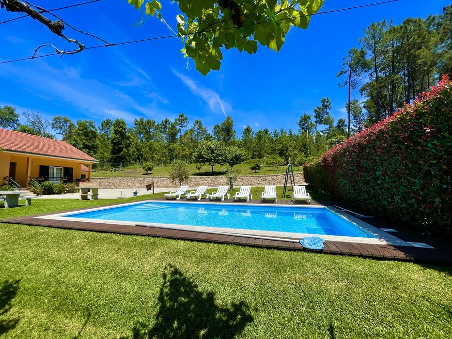 Disponivel passagem de anoCasa da portela com piscina privada