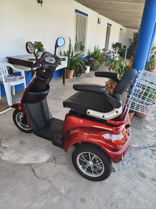 Scooter Elétrica Seventeen Sport — 2024 — APENAS 88 KM — COMO NOVA!