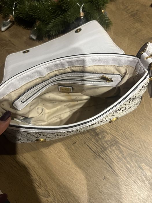 Продаю сумку Guess