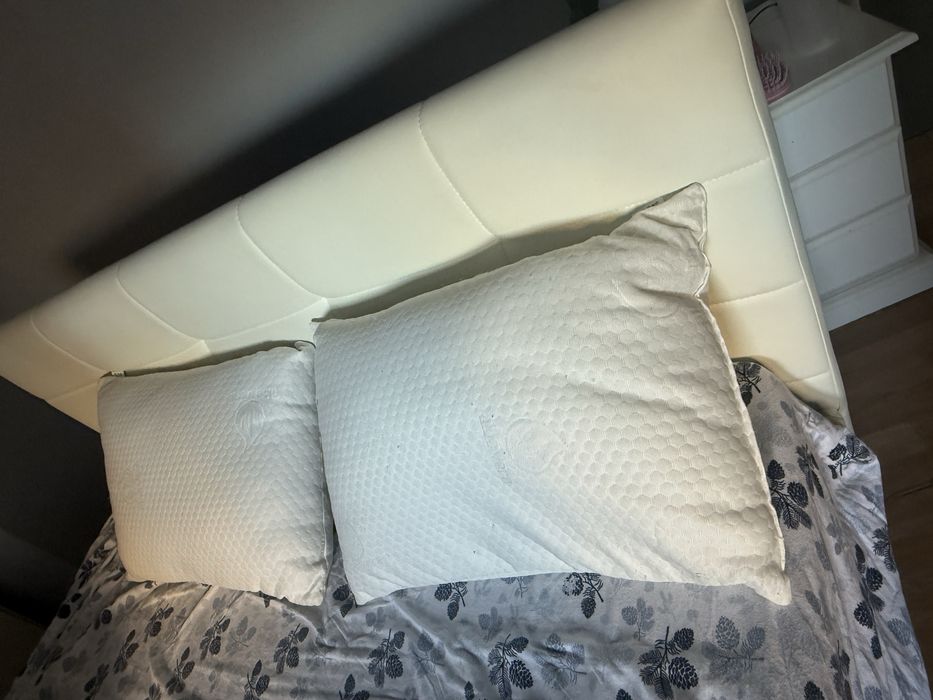 Cama e Guarda -Roupa