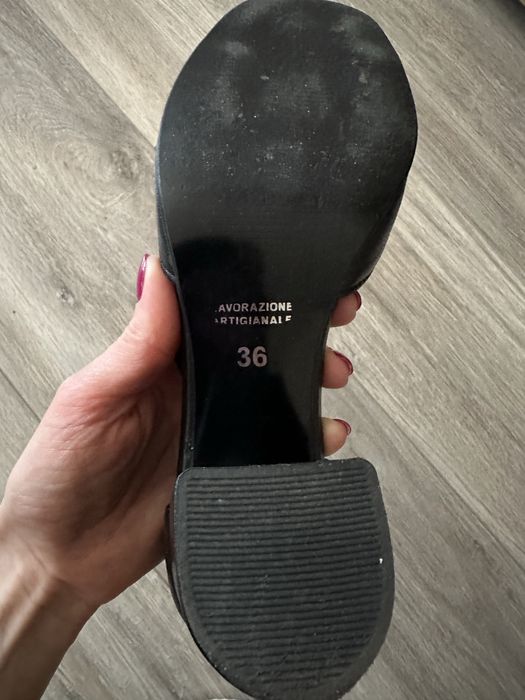 Шкіряні босоніжки 36 р