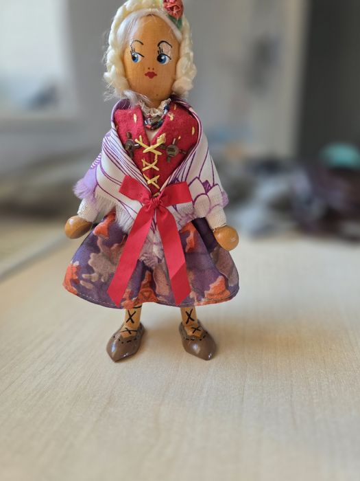 Drewniana lalka ludowa vintage retro PRL pamiątkowa suwenir