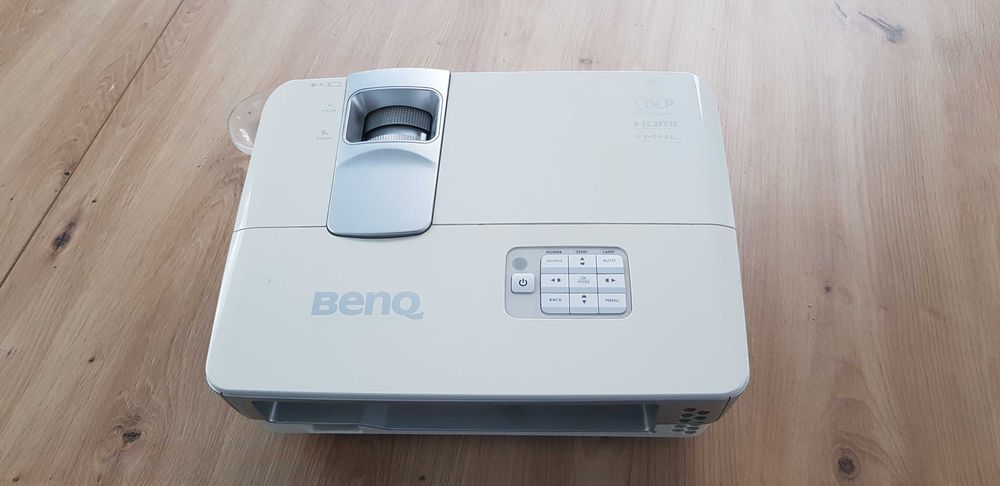 BenQ W1080ST+ DLP