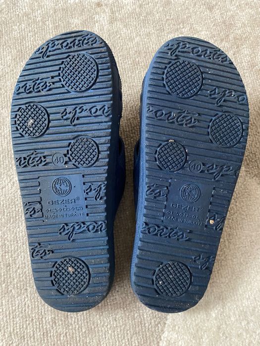 Klapki w rozmiarze 40