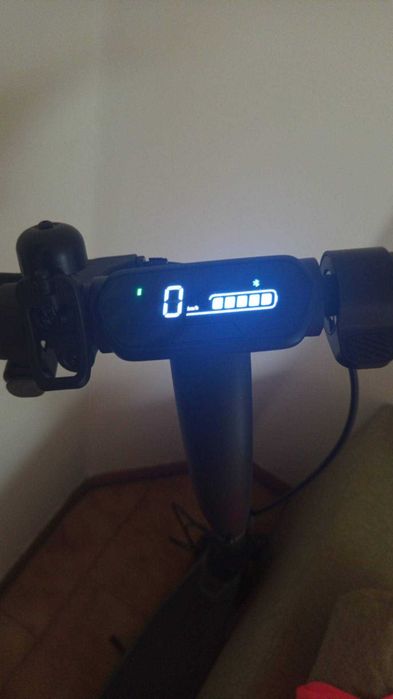 Trotinete eléctrica como nova..De aproveitar