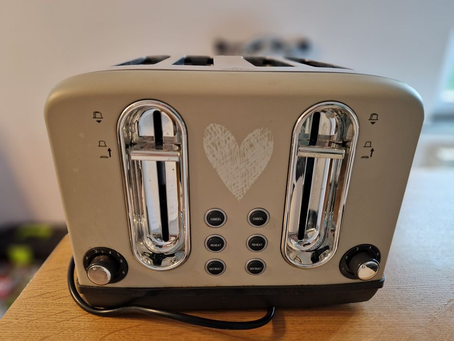 Toster na 4 tosty