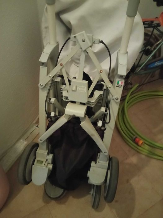 Vendo carrinho de bebé